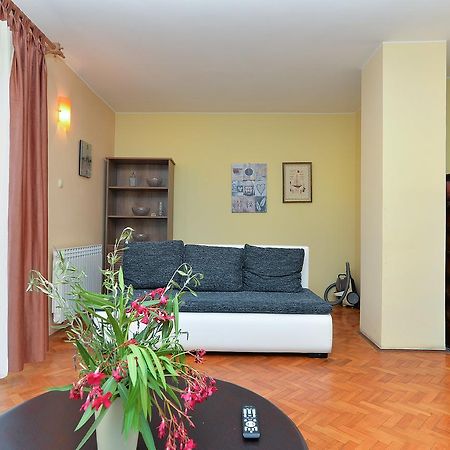 Apartments Gracijano 1724 Ližnjan エクステリア 写真