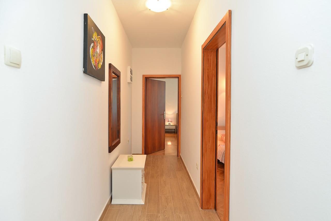 Apartments Gracijano 1724 Ližnjan エクステリア 写真
