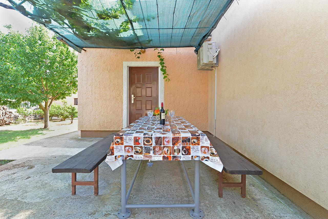 Apartments Gracijano 1724 Ližnjan エクステリア 写真