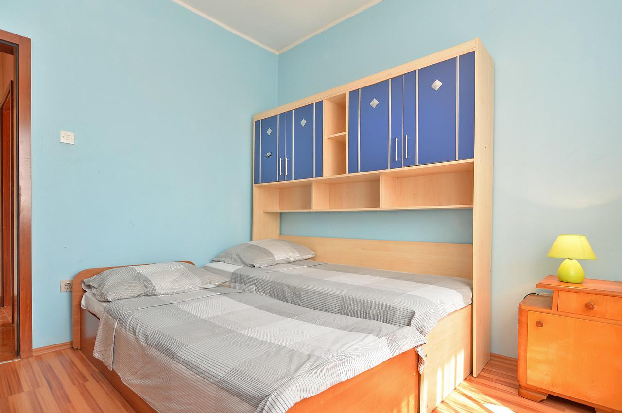 Apartments Gracijano 1724 Ližnjan エクステリア 写真