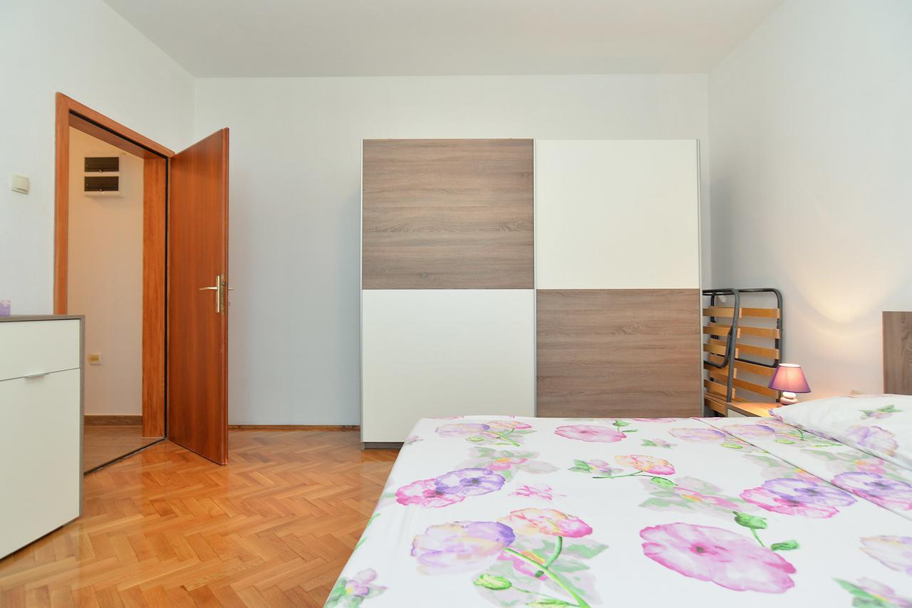 Apartments Gracijano 1724 Ližnjan エクステリア 写真