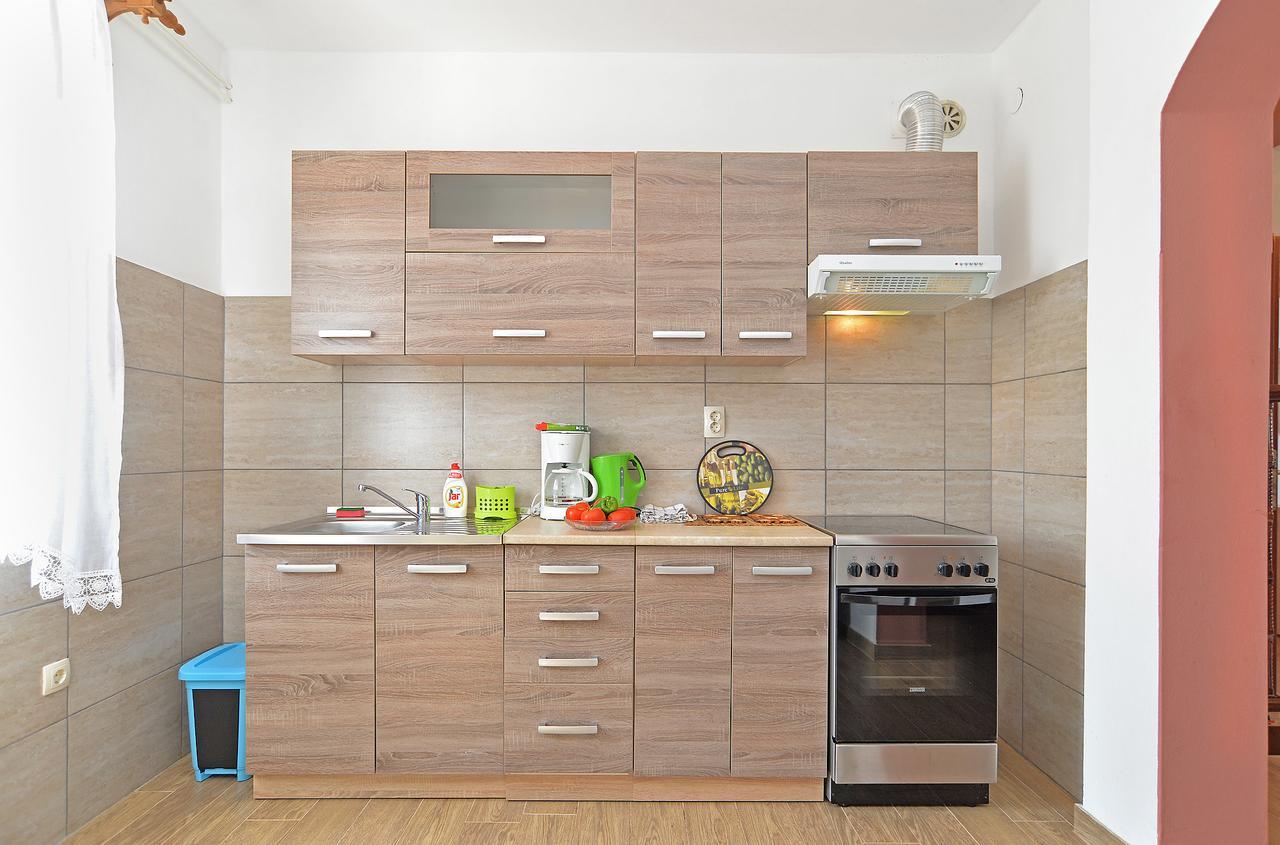 Apartments Gracijano 1724 Ližnjan エクステリア 写真
