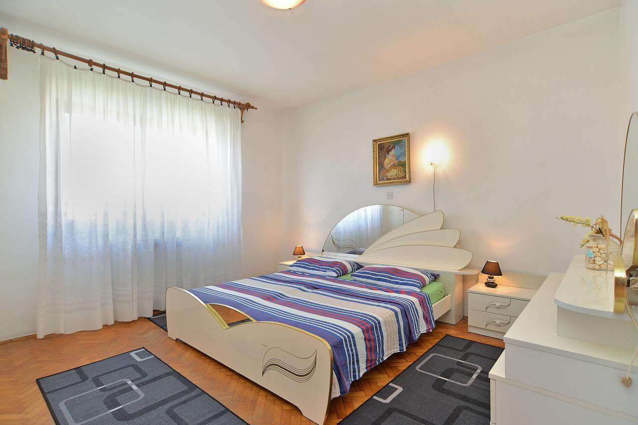 Apartments Gracijano 1724 Ližnjan エクステリア 写真