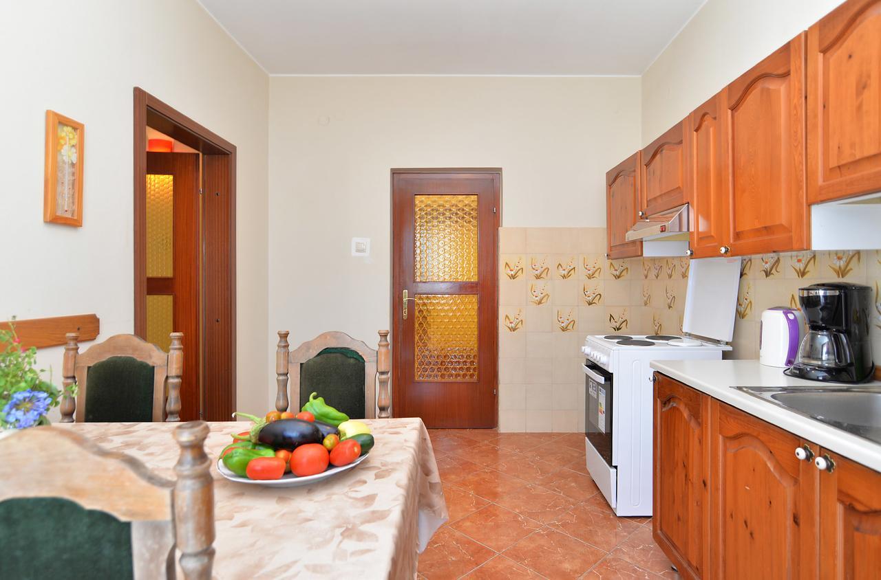 Apartments Gracijano 1724 Ližnjan エクステリア 写真