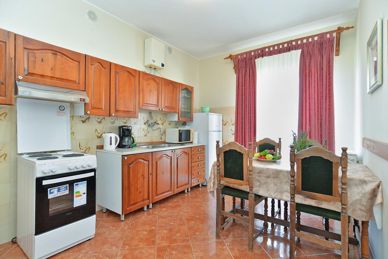 Apartments Gracijano 1724 Ližnjan エクステリア 写真