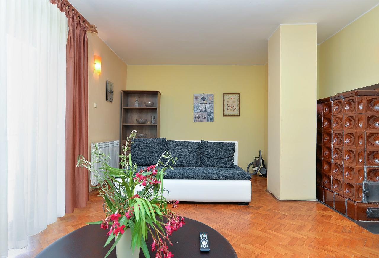 Apartments Gracijano 1724 Ližnjan エクステリア 写真